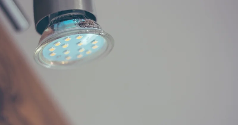 Lumens vs watts : la confusion qui coûte cher